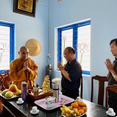 Đoàn Học Giả Viến Thăm Quan Âm Tu Viện